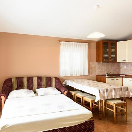 Apartments Golubic สเวติ เปตาร์ ภายนอก รูปภาพ