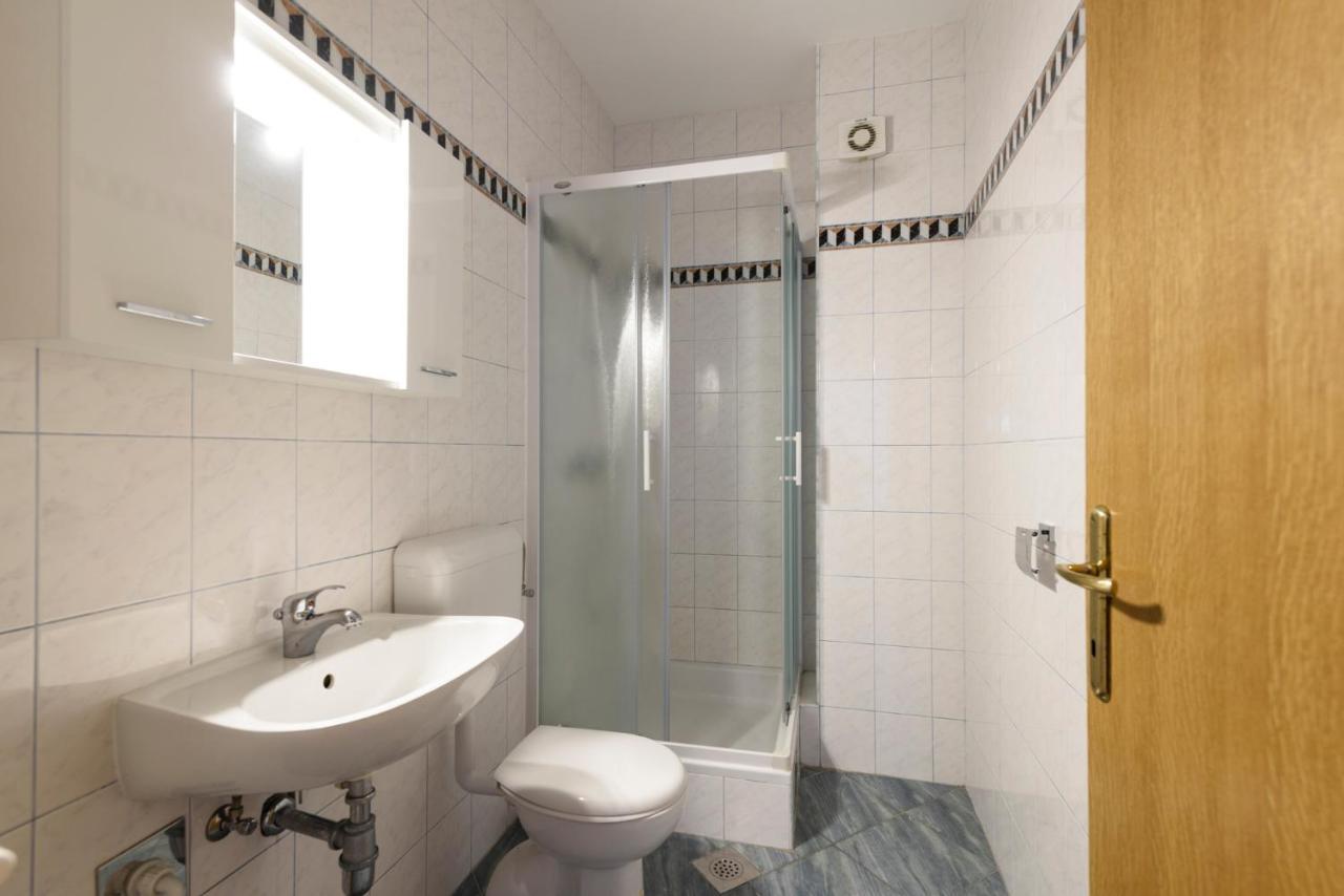 Apartments Golubic สเวติ เปตาร์ ภายนอก รูปภาพ