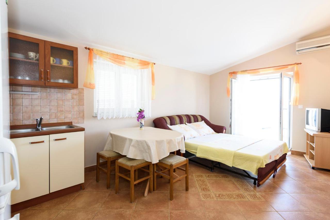 Apartments Golubic สเวติ เปตาร์ ภายนอก รูปภาพ